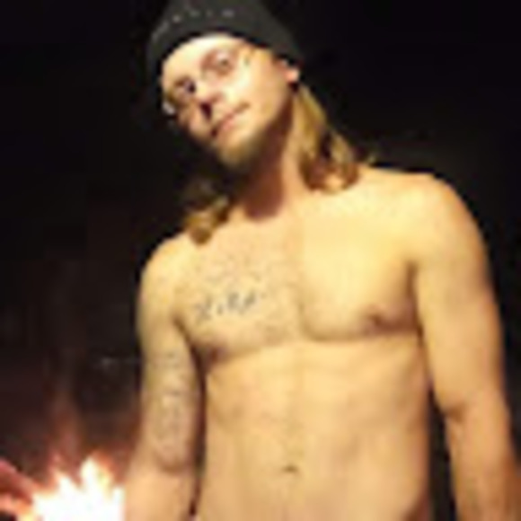 Meet your Posher, Travis - Picture 1 of 1